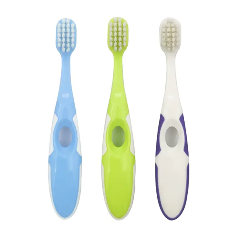 Scuab Toothbrush Baby: Roghnú Bristle Sábháilte, Méid Ceann, agus Láimhseáil do Leanaí